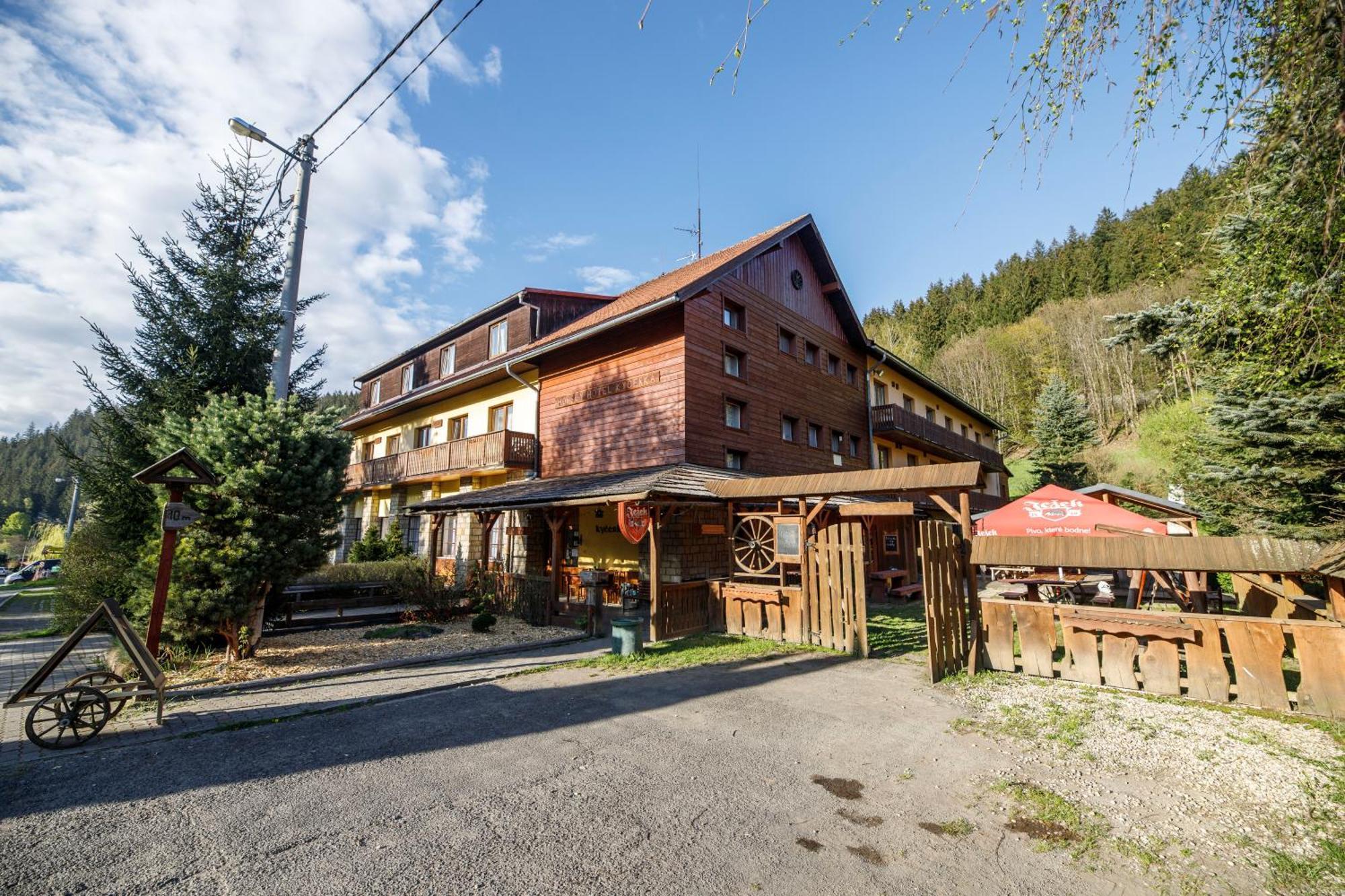Horsky Hotel Kycerka Velké Karlovice Eksteriør bilde